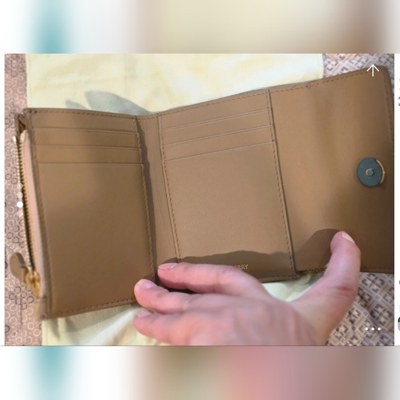 Burberry Trifold Wallet - Picture 3 of 4
